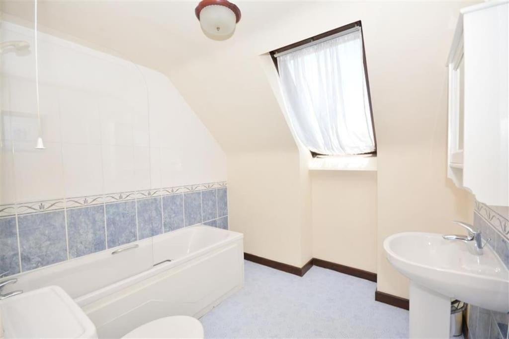 Direct Beach Access! Top Floor Apartment Perranporth Buitenkant foto