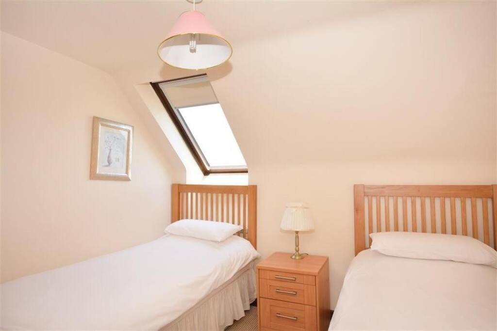 Direct Beach Access! Top Floor Apartment Perranporth Buitenkant foto