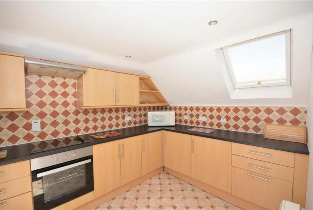 Direct Beach Access! Top Floor Apartment Perranporth Buitenkant foto